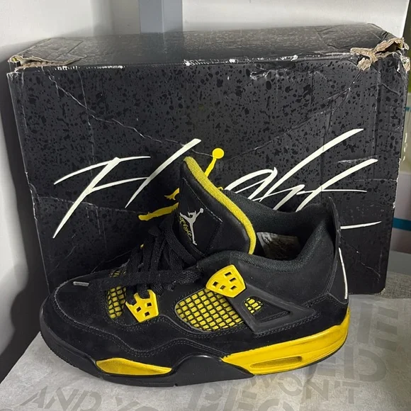 Black and YellowJordan 4’sSize 4.5 Boys USBox included upon request